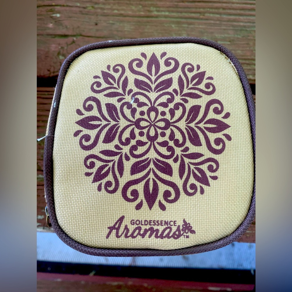 Goldessence Aromas Aromatherapy Essential oils travel kit